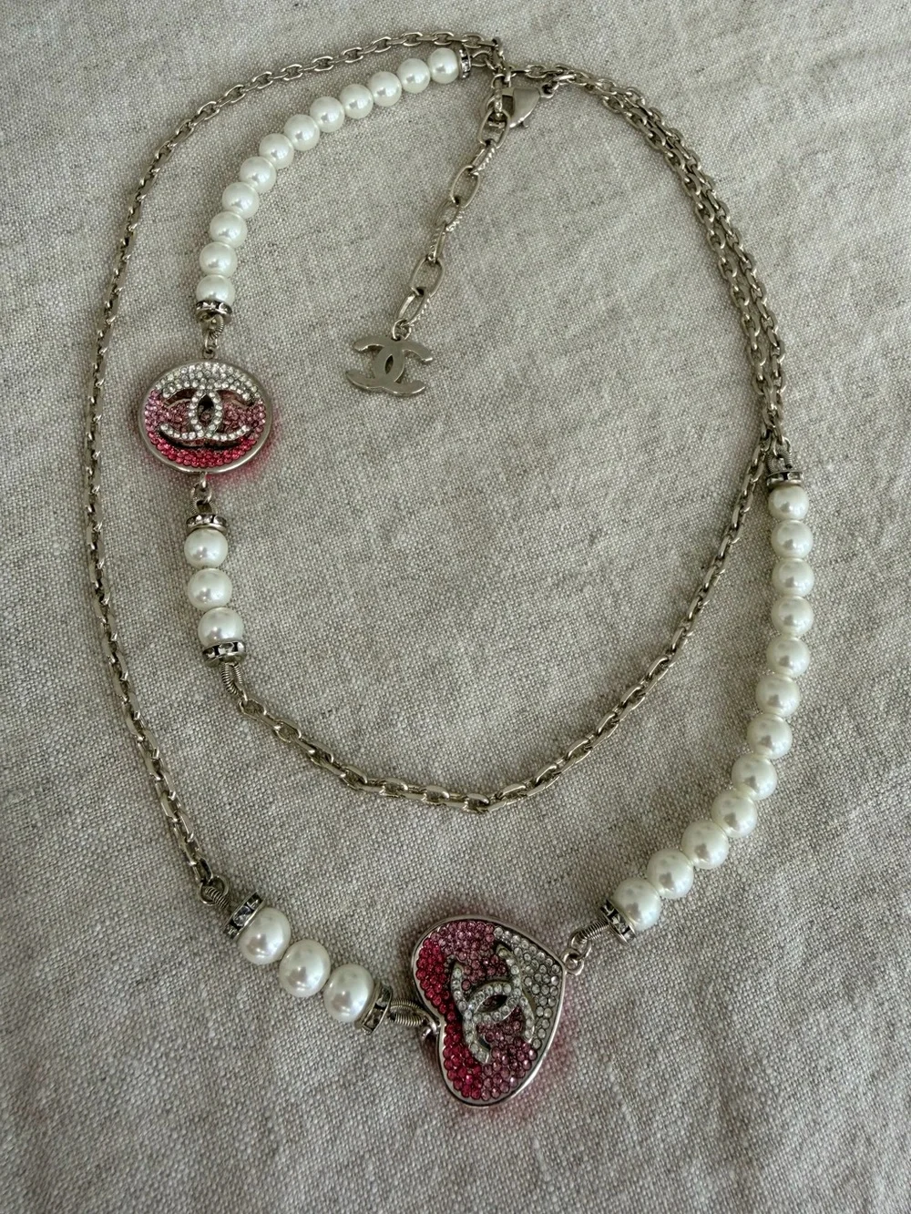 💗CHANEL Silver Chain Necklace with Pink and White Pearl Heart Pendant🤍